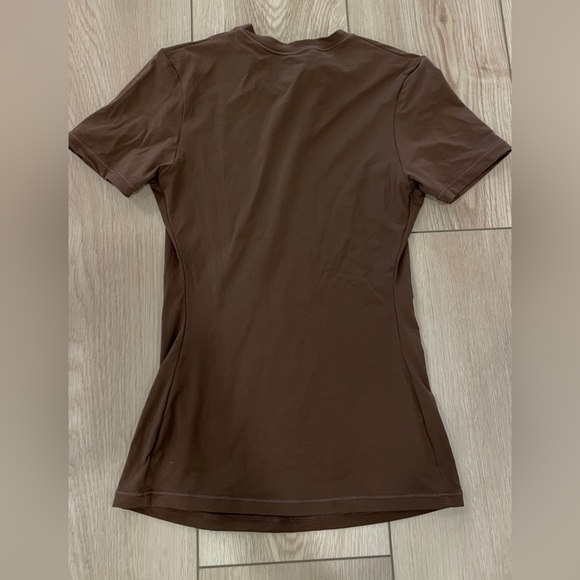 Skims brown tee - Picture 3 of 3